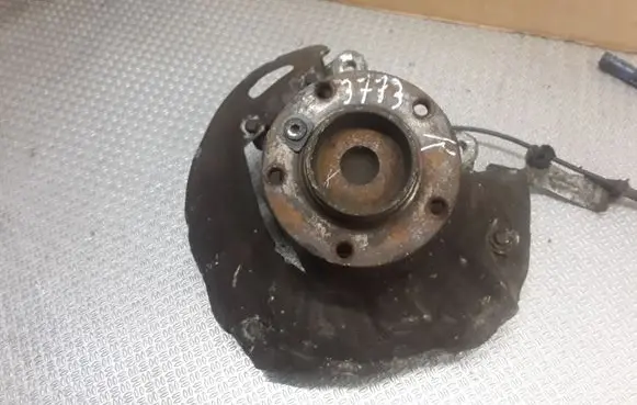 BMW 5 E39 Front wheel hub spindle knuckle