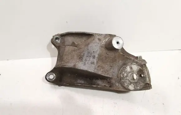Audi Q7 4L Engine mounting bracket 7L8199308B