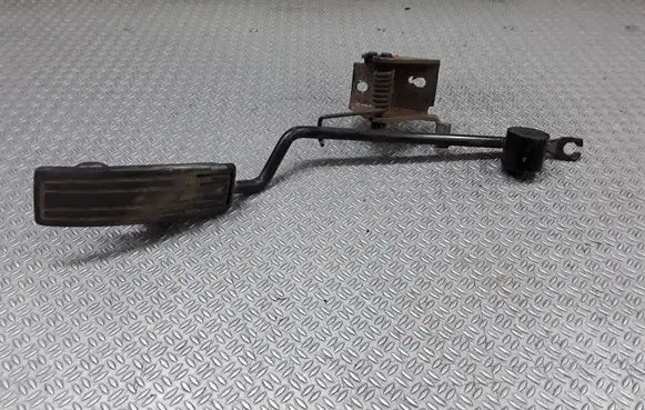 Nissan Navara D22 Accelerator throttle pedal