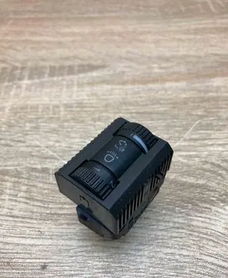 Volkswagen Polo IV 9N3 Headlight level height control switch 6Q0941333C