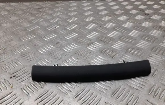 Mercedes-Benz CLS C218 X218 Dashboard glove box trim A2186800008