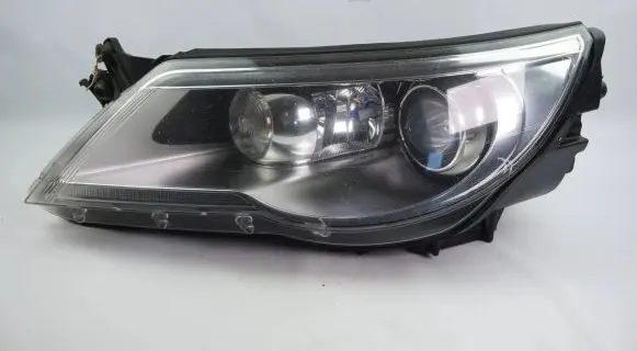 Volkswagen Tiguan Headlight/headlamp 5N1941031T