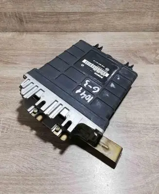 Volkswagen Golf III Engine control unit/module ECU 0261200784 1H0907311H