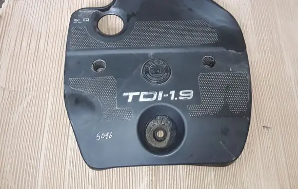 Skoda Octavia Mk1 (1U) Engine cover (trim) 038103925