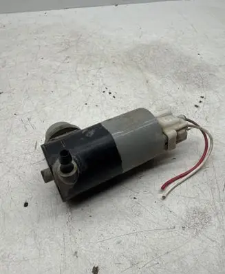 Toyota Avensis T270 Windscreen/windshield washer pump