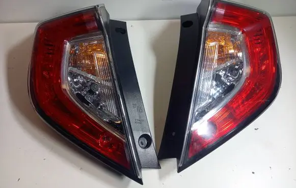 Honda Civic X Rear/tail lights CIVIC X HB LAMPA TYŁ LEWA PRAWA KOMPLET