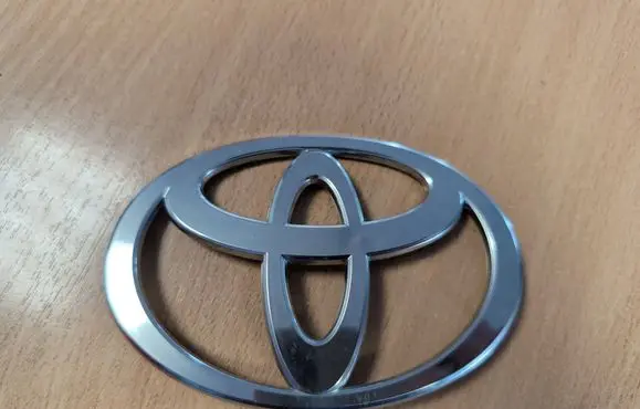 Toyota bZ4X Manufacturer badge logo/emblem 9097502209