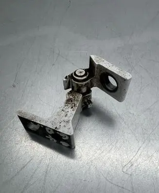 Audi Q7 4M Rear door lower hinge 8S0833406A
