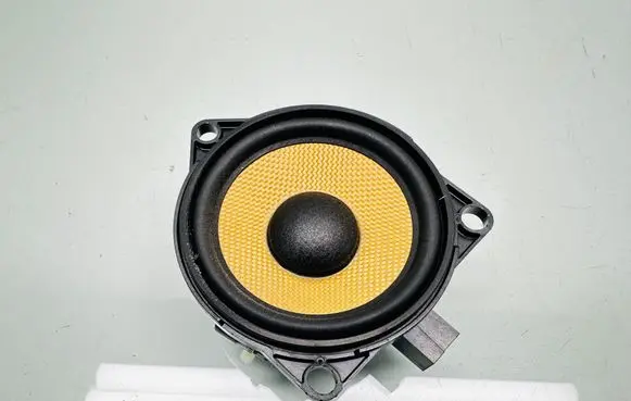 Volvo V90 Cross Country Front door speaker 32212677 18W400221