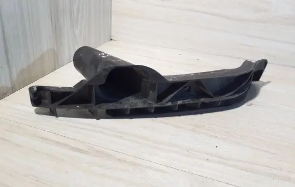 Volkswagen Golf V Front bumper mounting bracket 1K0807889B