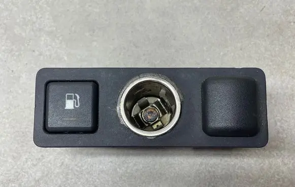 Opel Combo C Cigarette lighter front 13114078
