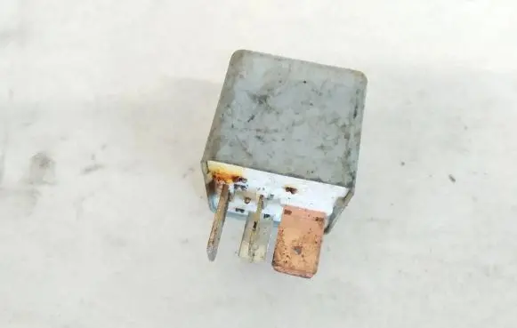 Audi A4 S4 B5 8D Other relay 8a0951253b 899578000