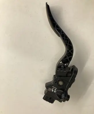 Citroen C-Crosser Accelerator throttle pedal MN101543 47153632417