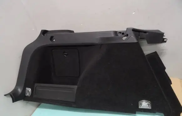 Volkswagen PASSAT B6 Tailgate/trunk side cover trim 
