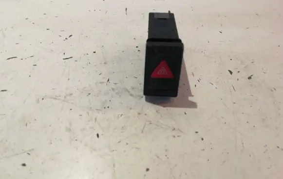 Volkswagen PASSAT B5 Hazard light switch 3B0953235D