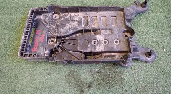Volkswagen Polo VI Battery box tray 