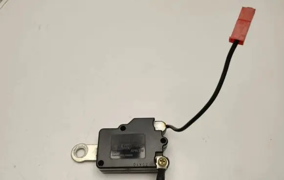 Mercedes-Benz CL C215 Aerial antenna amplifier A2208201489