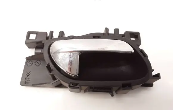 Rear door interior handle