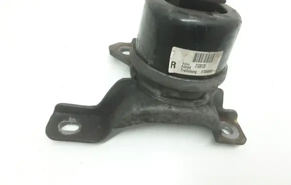 Volvo XC60 Engine mount bracket 31330135