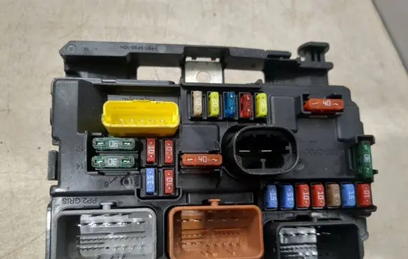 Citroen C3 BSM Control unit 9667199780