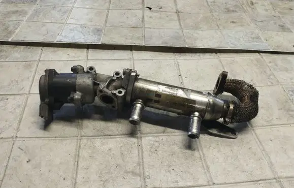 Peugeot 607 EGR valve cooler 4U3Q9Y493BH 41900154