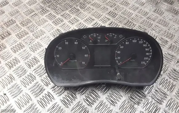 Volkswagen Polo IV 9N3 Speedometer (instrument cluster) 110080321031A