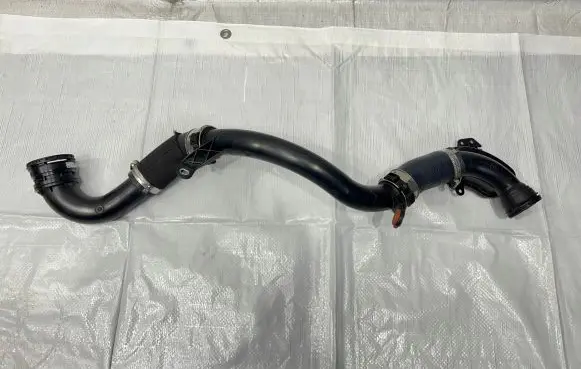 Land Rover Range Rover Evoque L551 Intercooler hose/pipe gj326c782