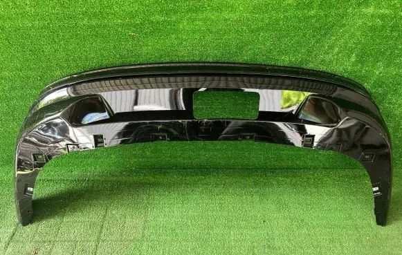 Volkswagen ID.7 Front bumper lip 