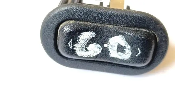 Opel Zafira A Electric window control switch 90561388
