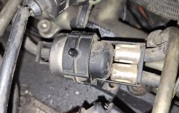 Audi A6 S6 C6 4F Turbo solenoid valve