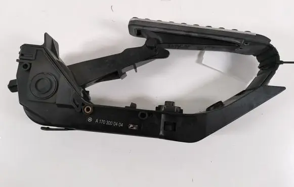 Mercedes-Benz SLK R171 Accelerator throttle pedal A1703000404