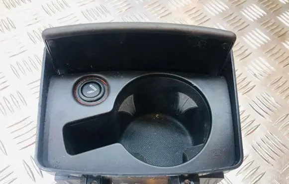 Cup holder front