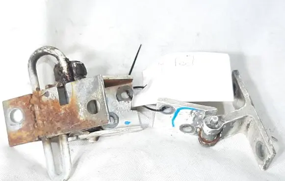 Audi A6 S6 C4 4A Front door hinge set 4A0831411D