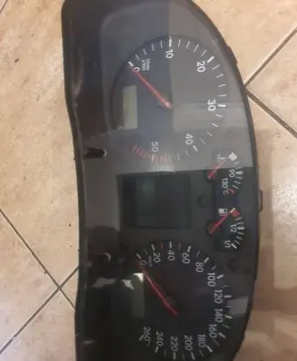 Volkswagen PASSAT B5 Speedometer (instrument cluster) 3B0920822A 6106280248 0263623024