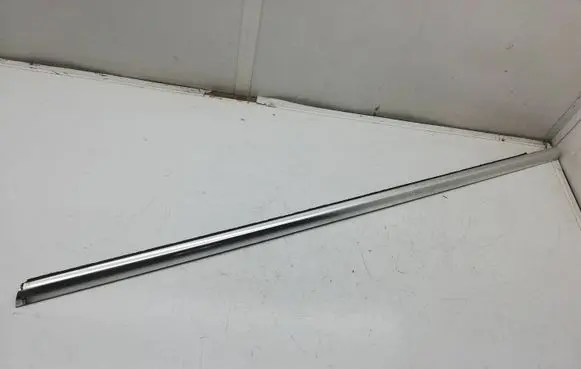 Volvo V70 Rubber seal front door window/glass 