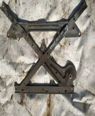 Audi A4 S4 B8 8K Engine mounting bracket
