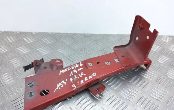 Mazda 6 Fender mounting bracket 