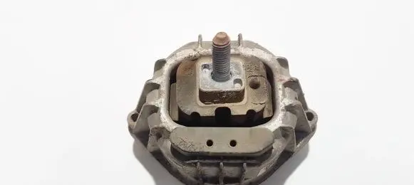 BMW 1 E81 E87 Engine mount bracket 13981112ge