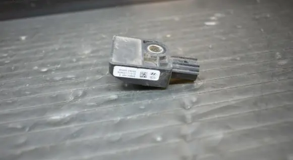 Hyundai ix35 Airbag deployment crash/impact sensor 959202S000