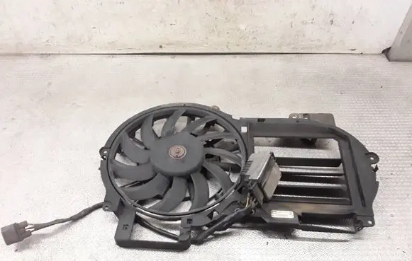 Audi A6 S6 C6 4F Electric radiator cooling fan 4F0121003