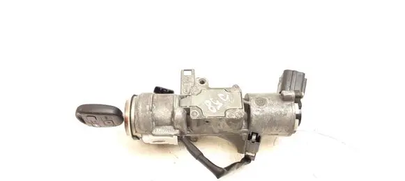 Toyota Avensis T250 Ignition lock N05015178 736661A T8978305010