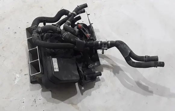Engine coolant pipe/hose