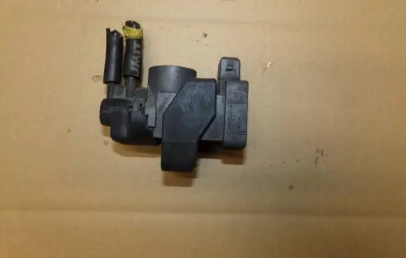 Renault Clio III Vacuum valve 149566215R