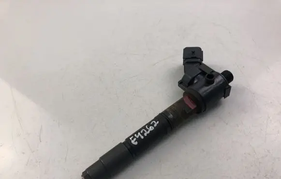 Volvo S90, V90 Fuel injector 31405404