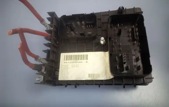 Volkswagen Touran I Fuse module 1K0937804B 1K0937804E
