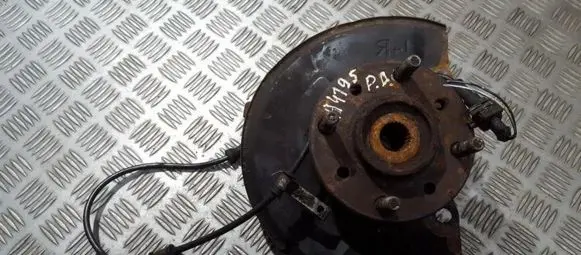 Mitsubishi Carisma Front wheel hub