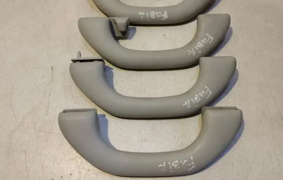 Skoda Fabia Mk2 (5J) A set of handles for the ceiling 6Y857607NP 6Y0857607M