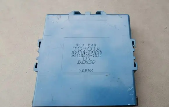 Toyota Corolla Verso E121 Combustion control unit/module 896180F020 MB1238009021