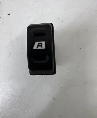 Citroen Xsara Picasso Electric window control switch 22681