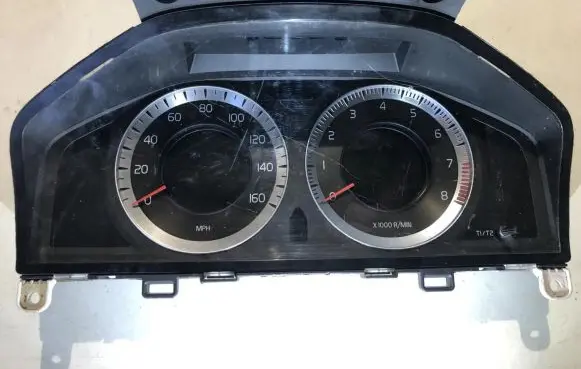 Volvo XC70 Speedometer (instrument cluster) 31270903AA 36002602
